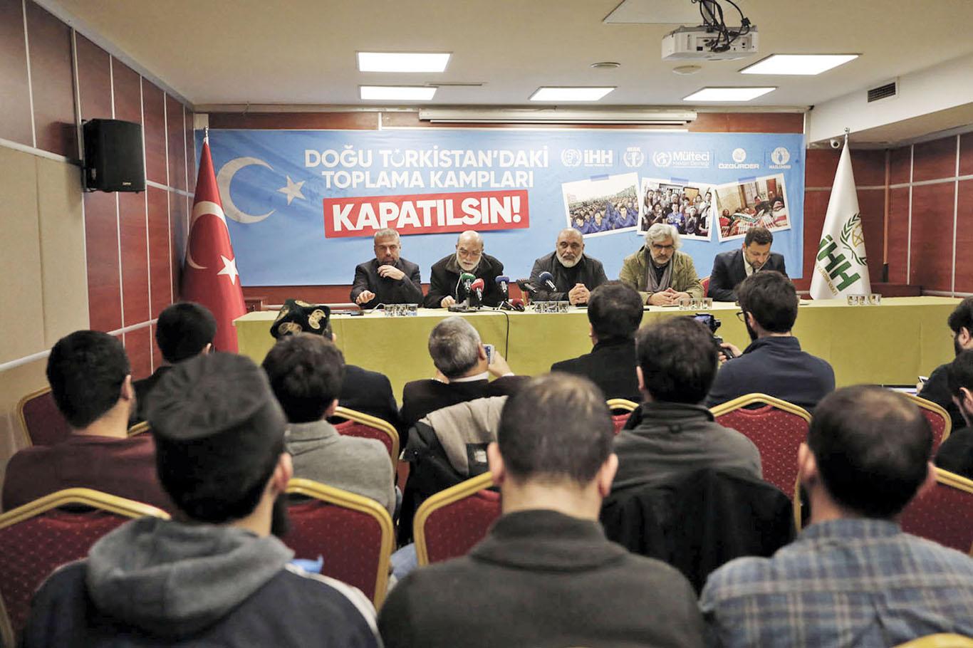 "Çin'in Doğu Türkistan’daki zulmü politik çıkarlara kurban ediliyor" "Çin'in Doğu Türkistan’daki zulmü politik çıkarlara kurban ediliyor"